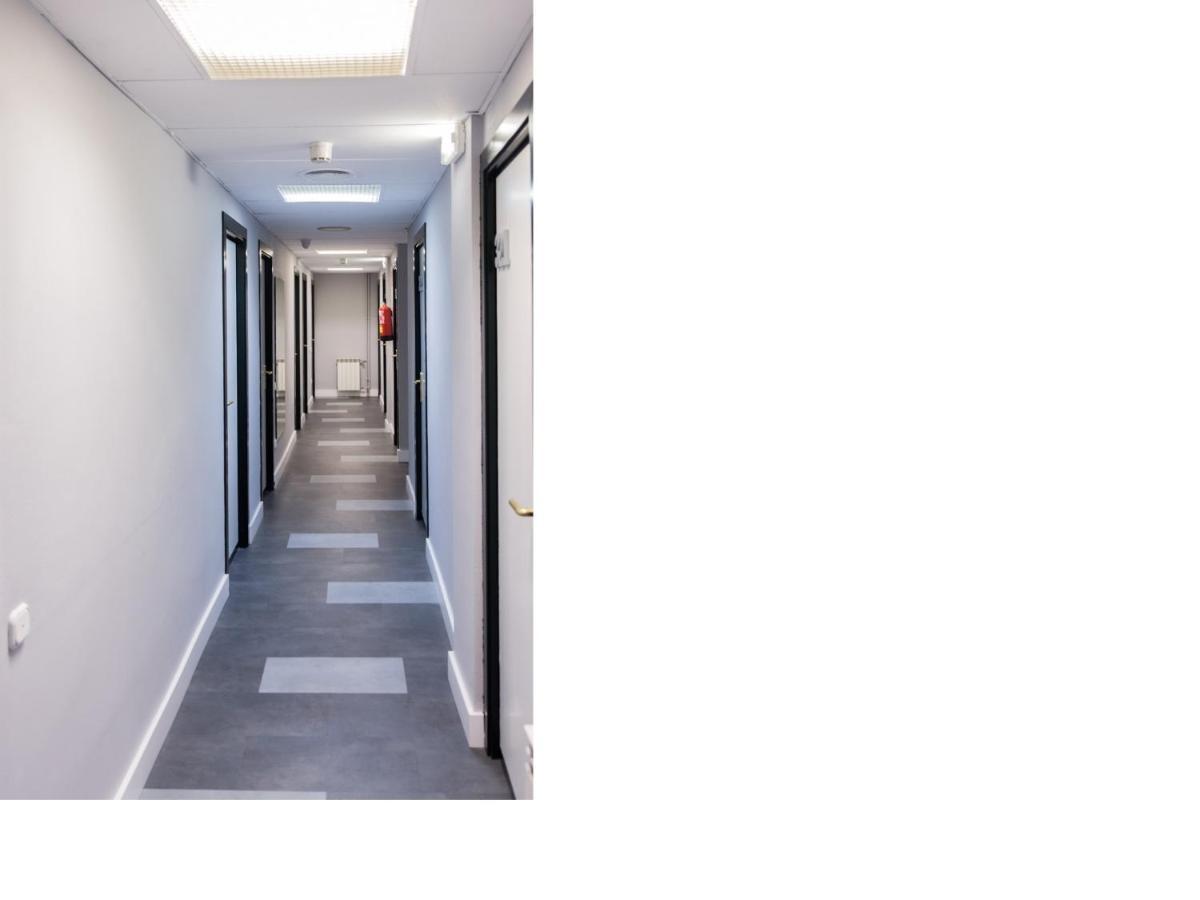 Residencia Universitaria Tagaste Барселона Экстерьер фото