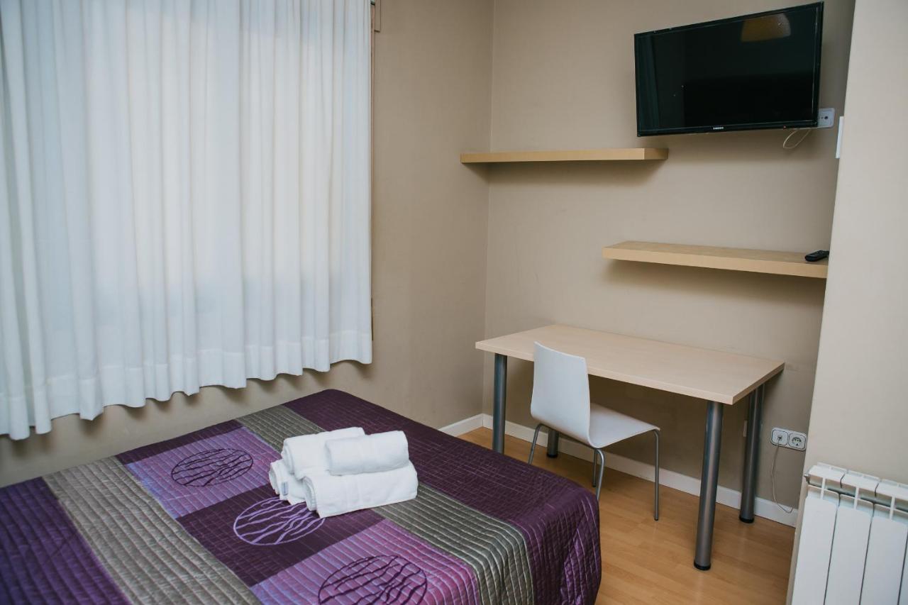Residencia Universitaria Tagaste Барселона Экстерьер фото